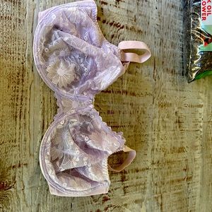 Lavender underwire bra